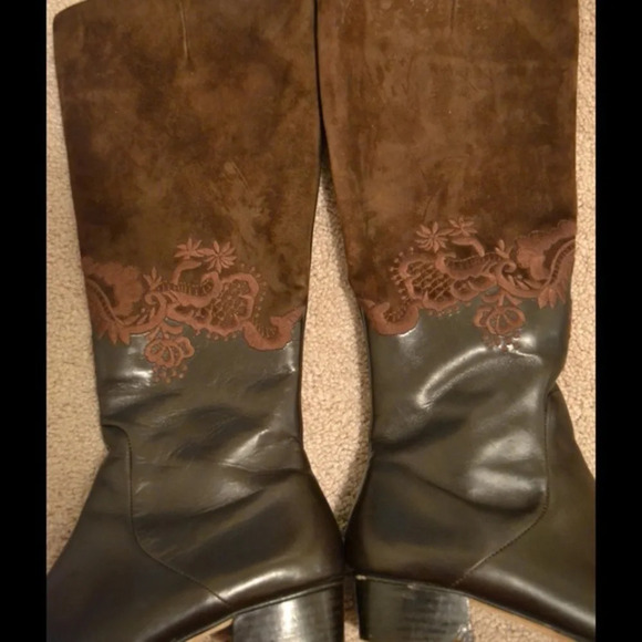 Gorgeous Van Eli boots! - Picture 4 of 4